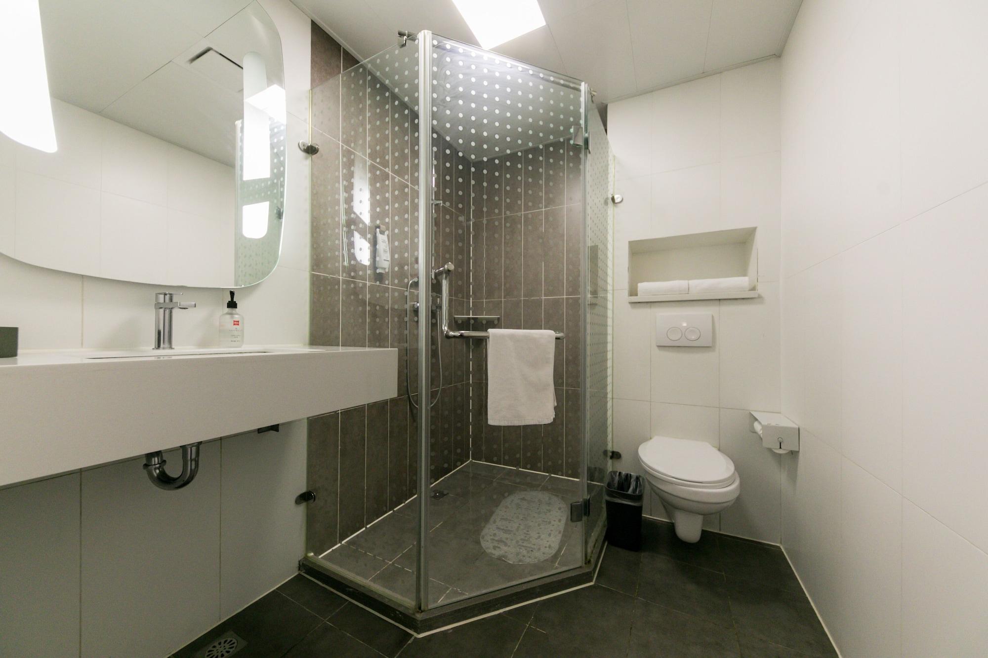 Ibis Shanghai Gubei Экстерьер фото